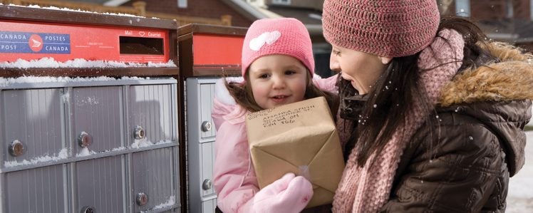 Unprecedented Canada Post Backlog Could Delay Parcel Deliveries Into 2019