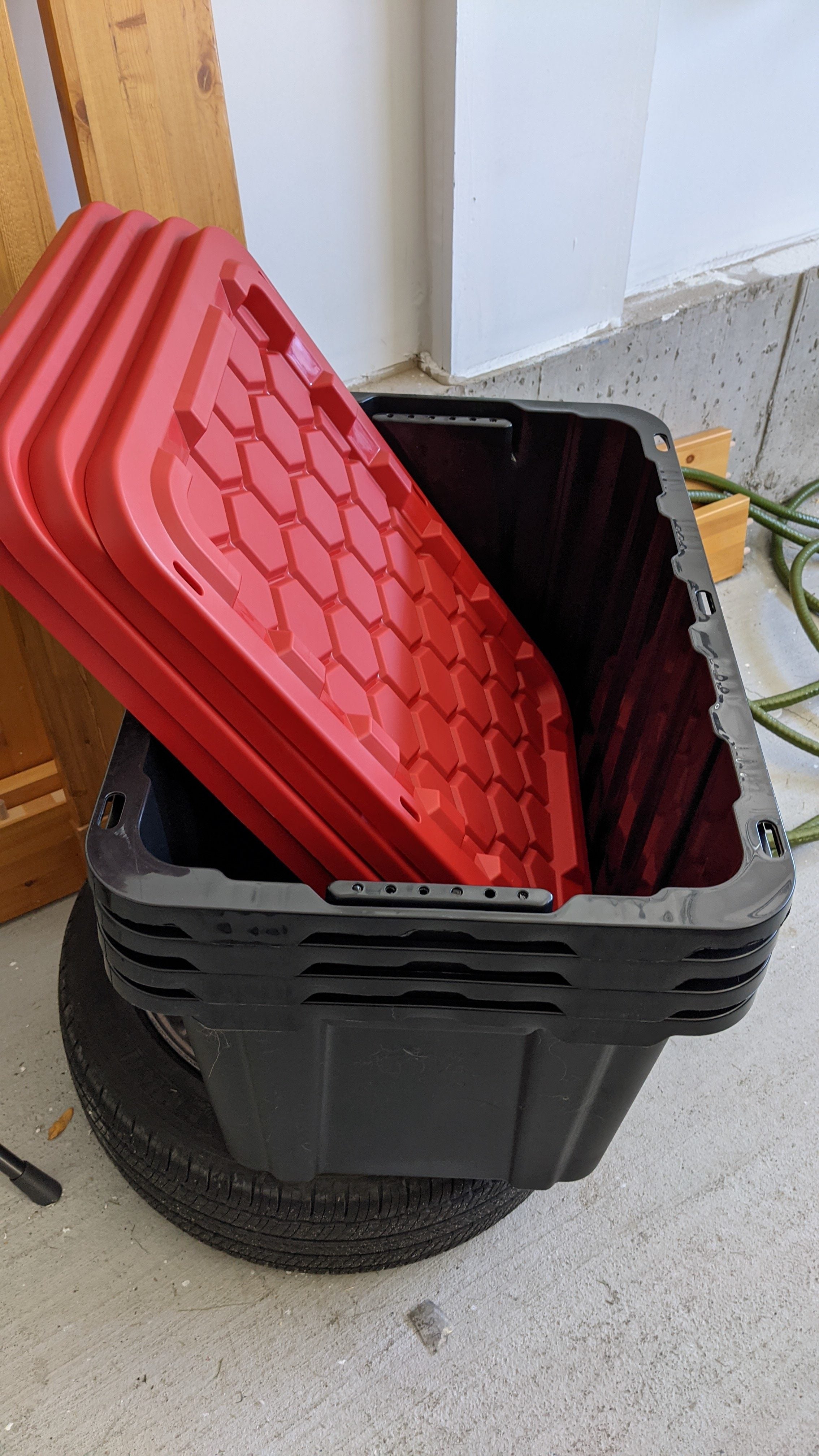 Rubbermaid Roughneck Storage Tote Red - 18 Gallon. #12