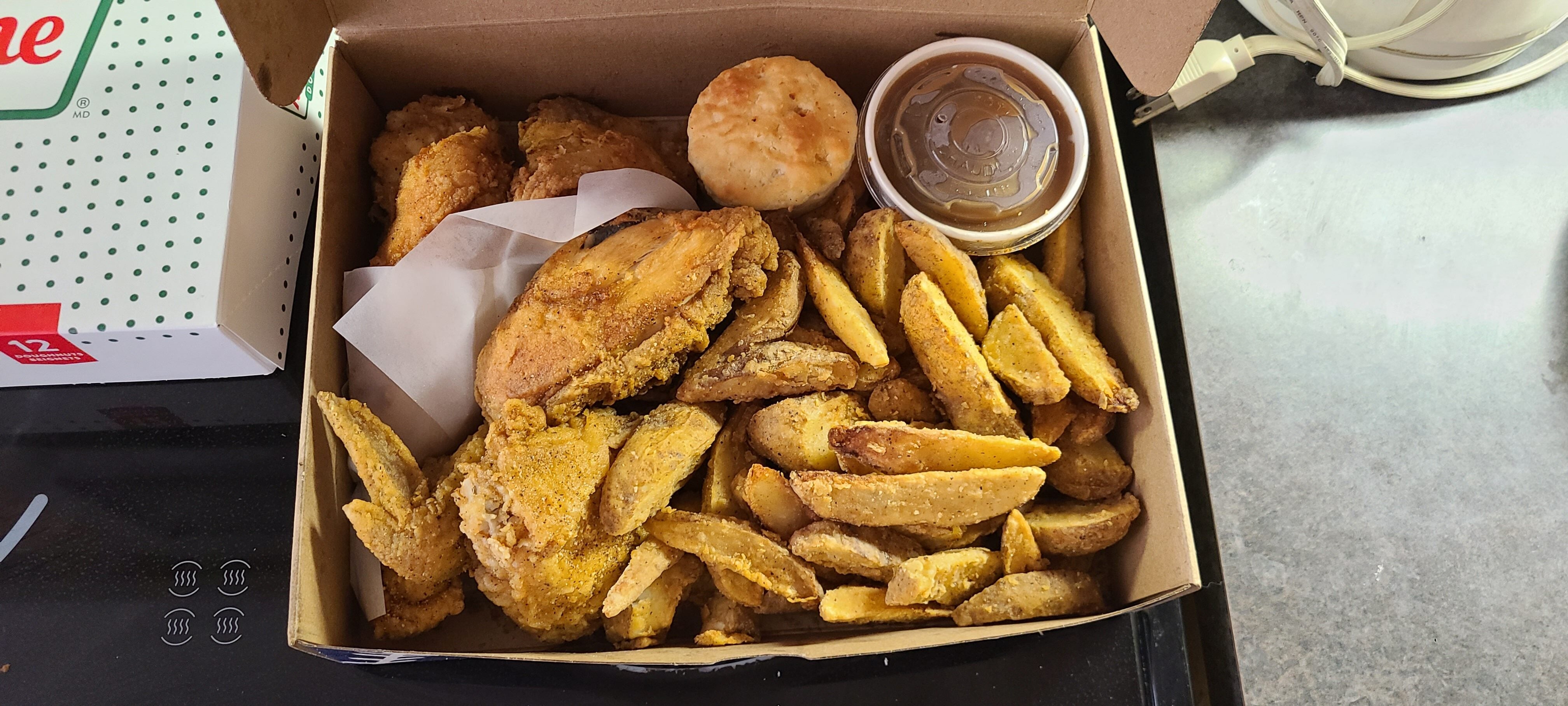 Mary Brown's Chicken Partners with Toronto Blue Jays - Canada Takeout